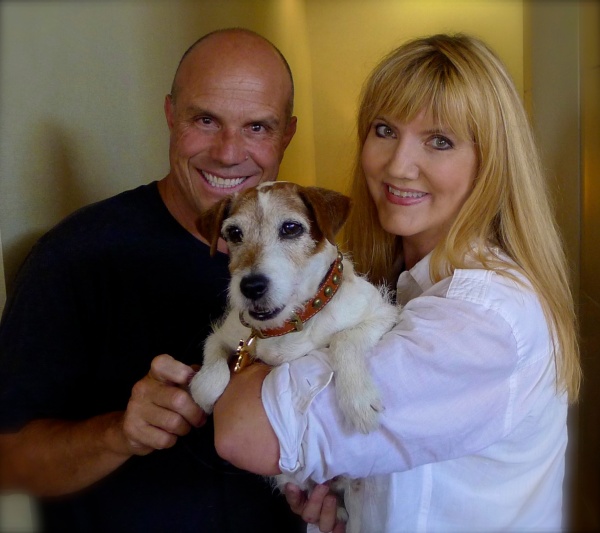 Master dog trainer Omar Von Muller poses with superstar and four-legged son Uggie and this author who was overwhelmed by the entire experience.